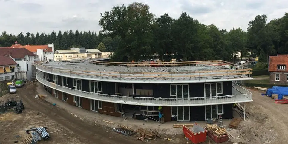 Foto juli 2019 booggebouw