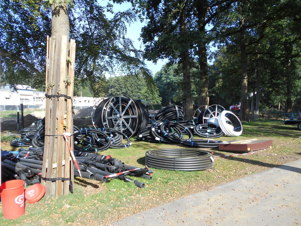 Aanvoer van de eerste bouwmaterialen